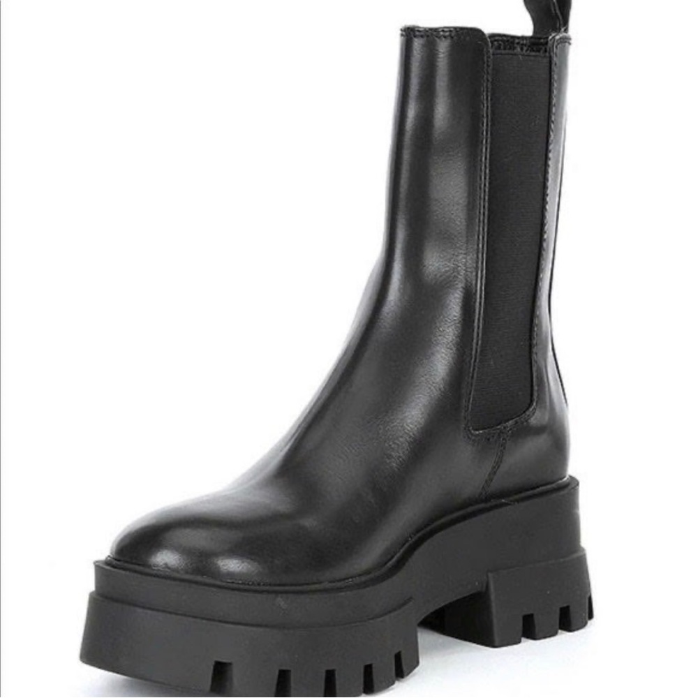 GB Down-Town Leather Chelsea Chunky Lug Sole Platform Booties